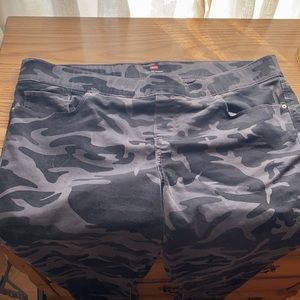 this pants is very comfortable and bohemian🤗